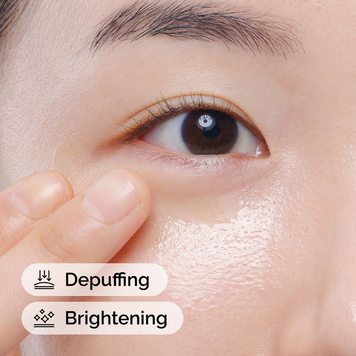 caffeine-solution-5-egcg-eye-serum-u4 ord-caffeine-solution-egcg-model-application-with-benefits.jpg